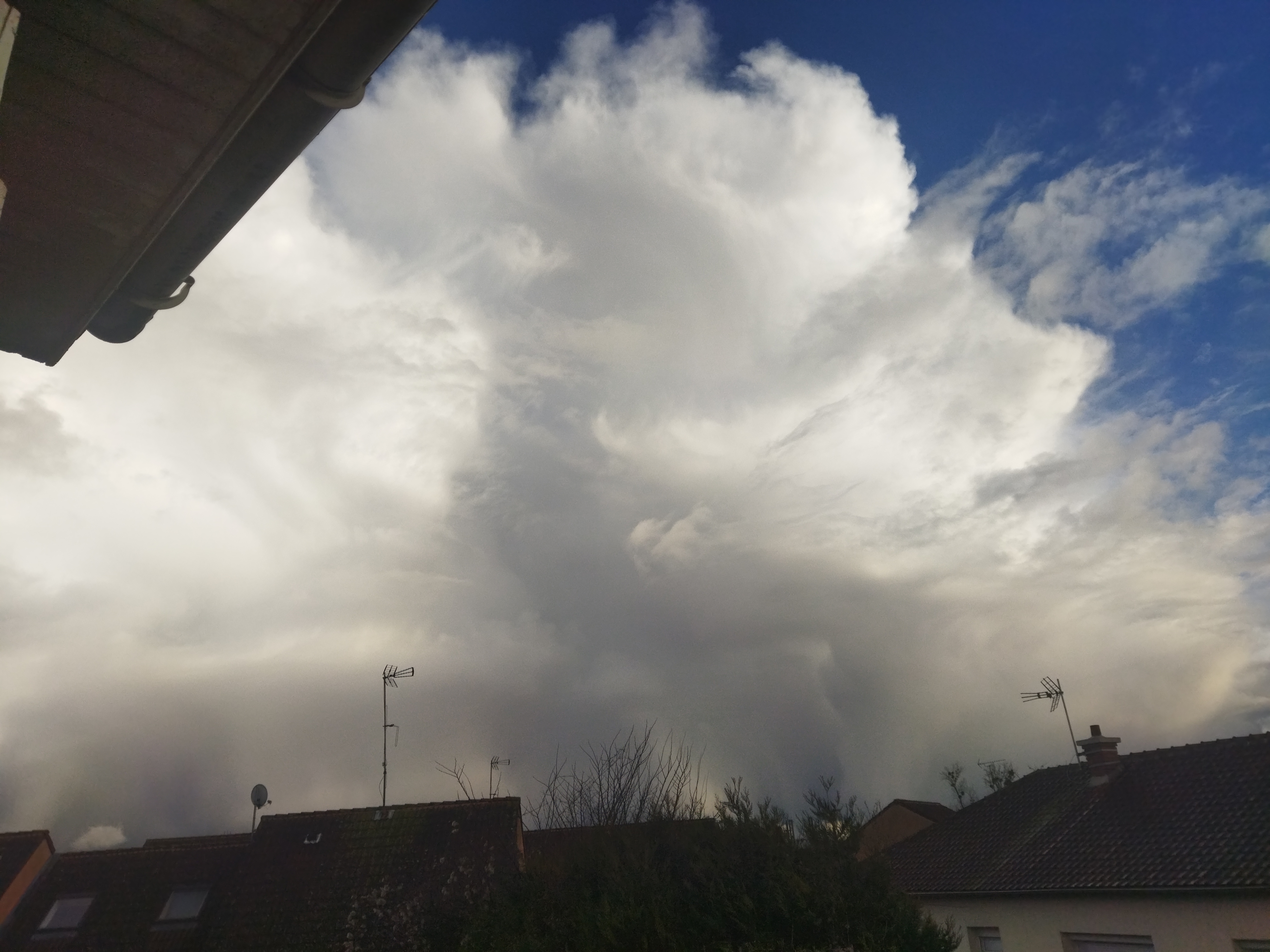 Cumulonimbus en seine et marne - 23/02/2024 17:15 - Rilès Boudarene