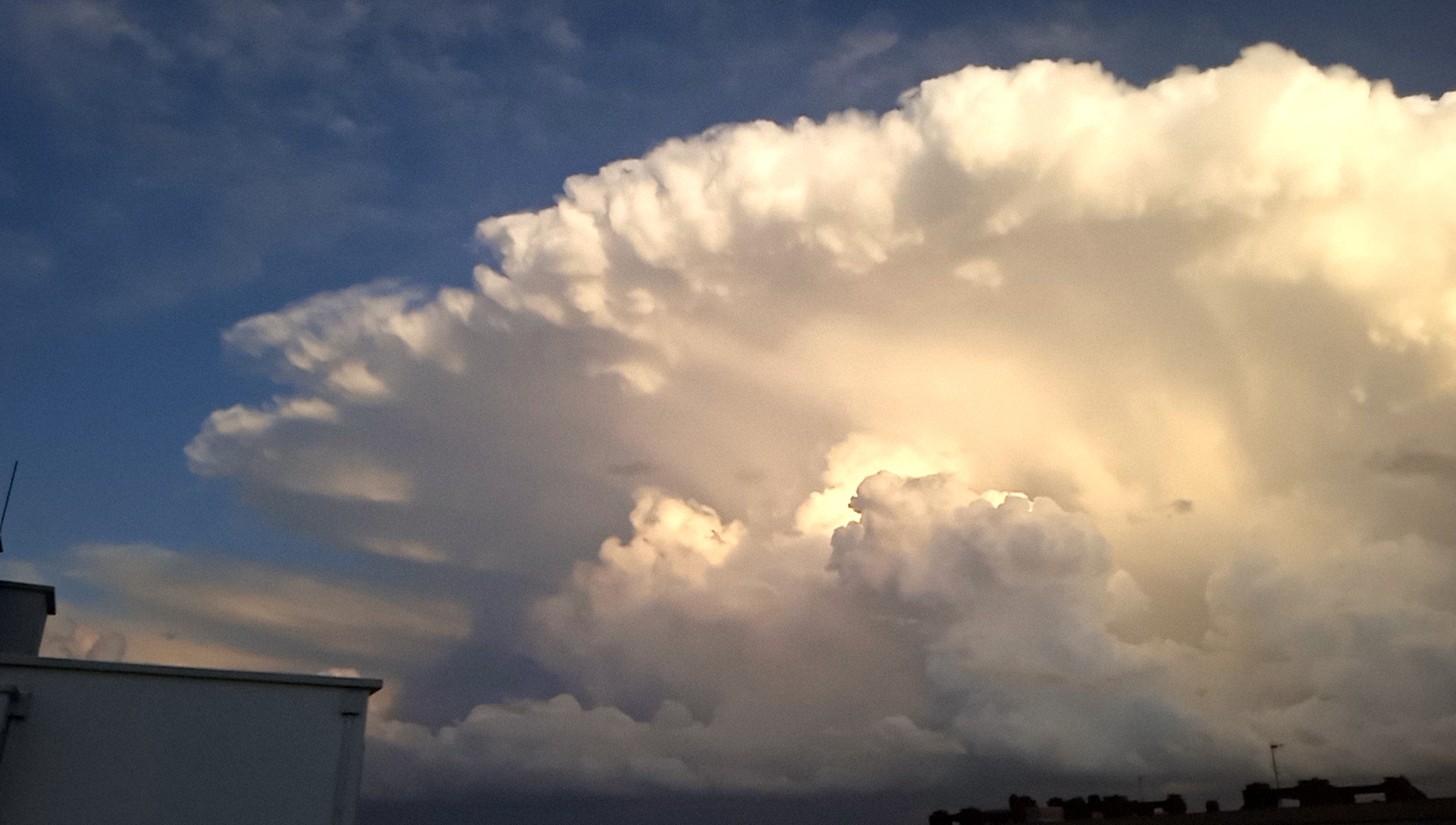 Orage au loin en seine et marne - 23/10/2022 18:40 - Boudarene Riles