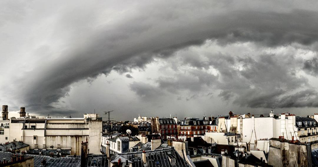 Arcus passant au dessus de Paris - 25/08/2017 11:25 - Girodolle Francois