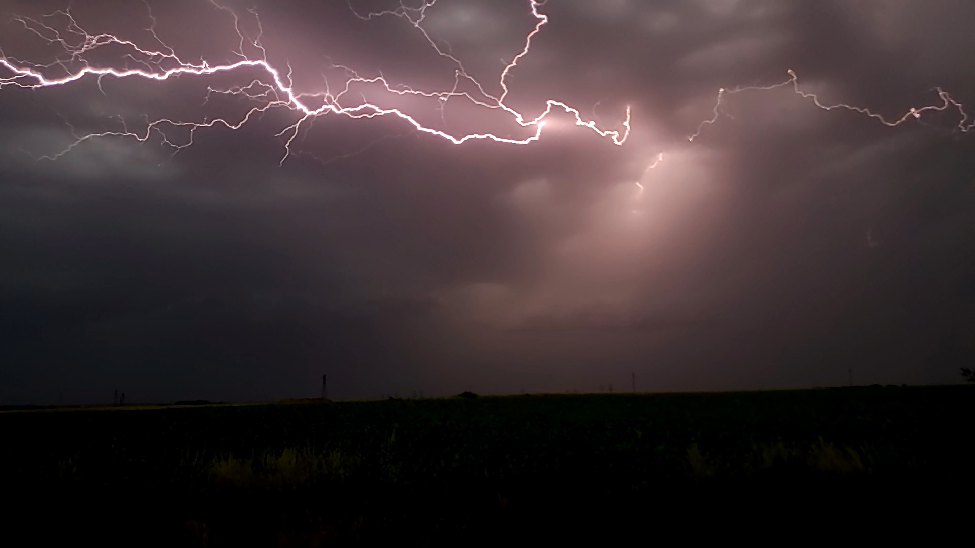 Orage très électrique en seine et marne - 25/06/2025 21:00 - Riles Boudarene