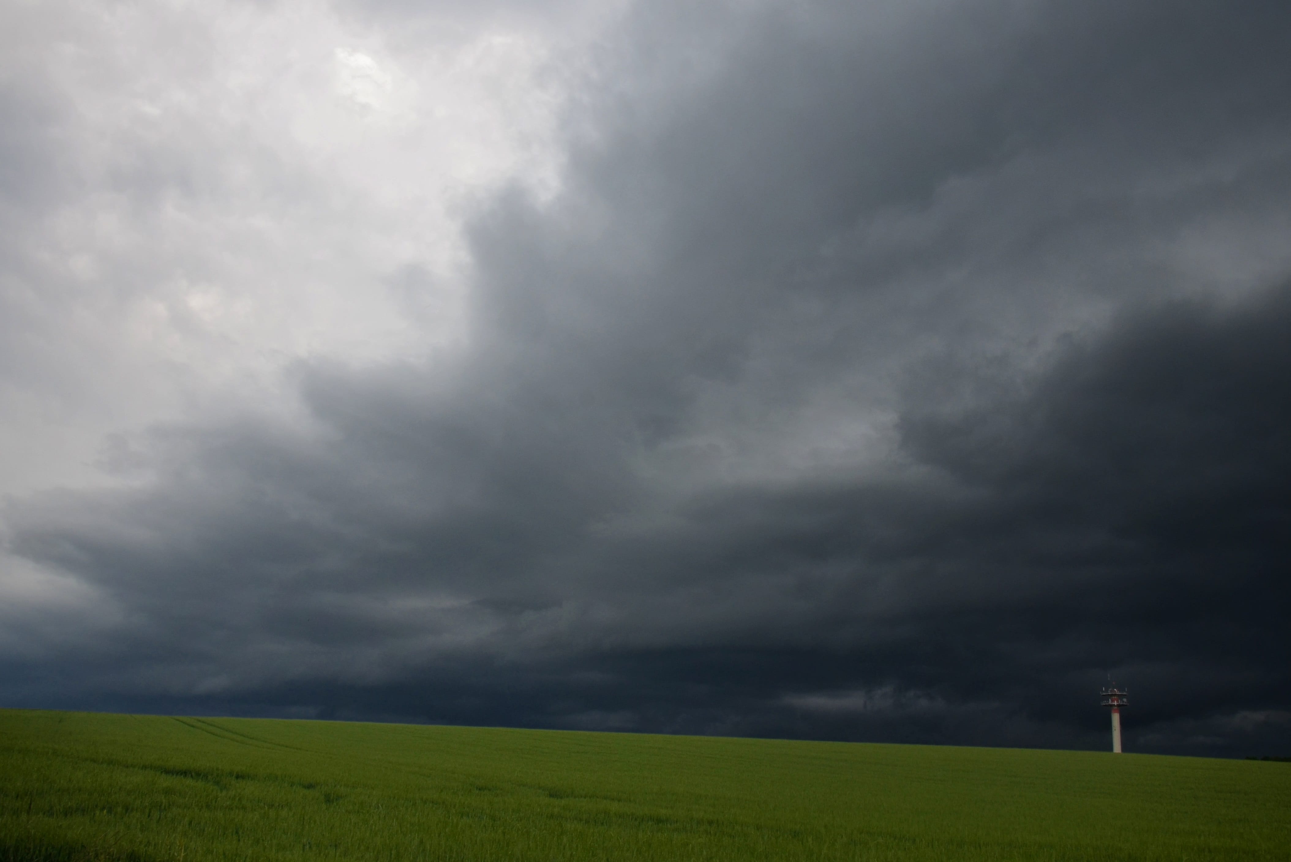 Arcus à l'avant d'un gros orage. Poigny la Forêt (78) (02) - 29/05/2018 19:10 - Pierre Renaudin