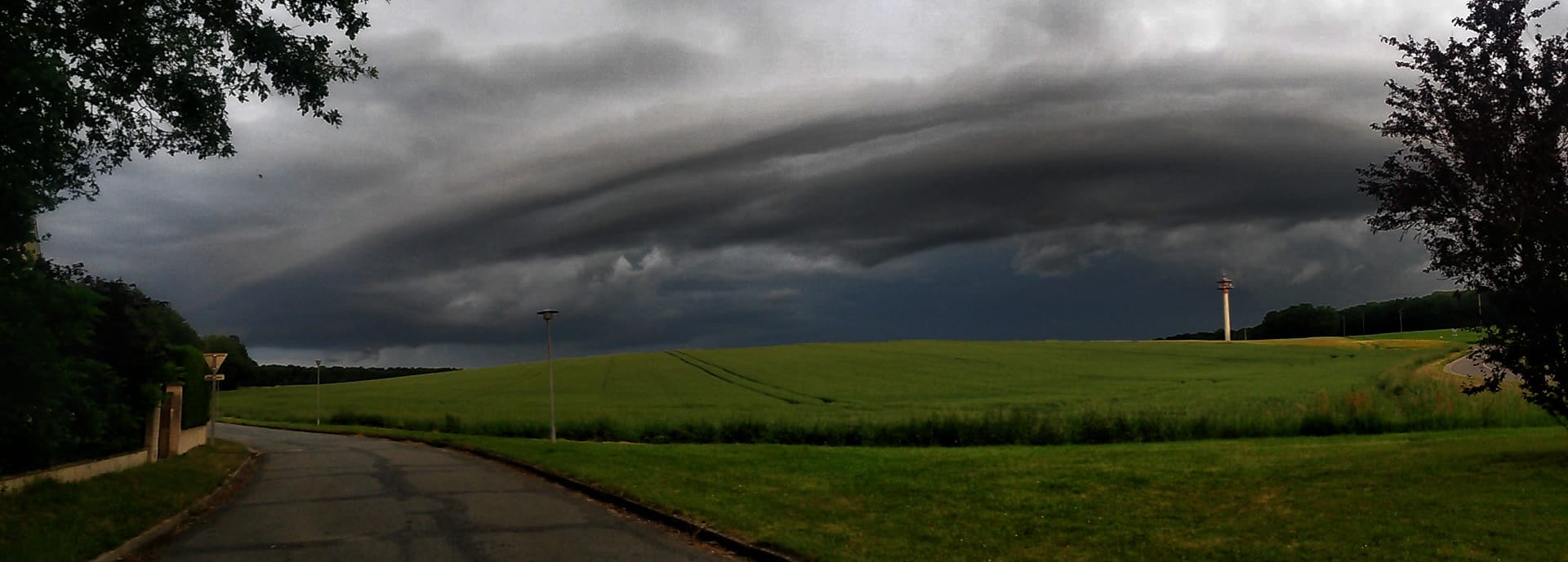 Arcus à l'avant d'une ligne orageuse à Poigny-la-Forêt (78) - 30/05/2018 21:00 - Pierre Renaudin