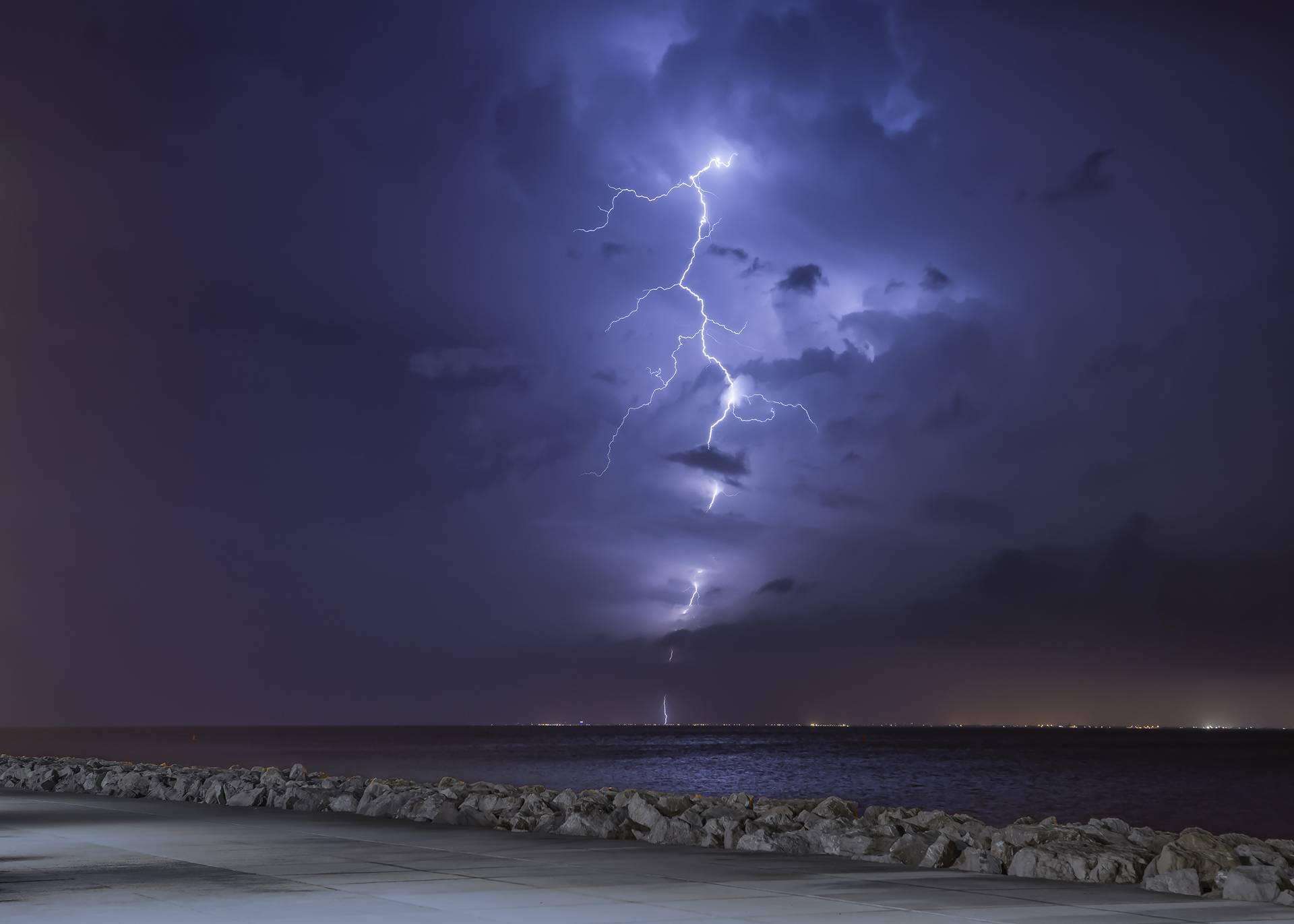 Extranuageux dans la baie de Port Camargue (30). - 05/12/2017 00:00 - Sébastien GALTIER