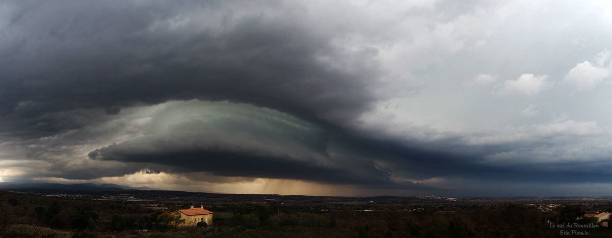 Orage grêligène sur les Pyrénées-Orientales. - 06/03/2018 17:00 - Eric PLOUVIN