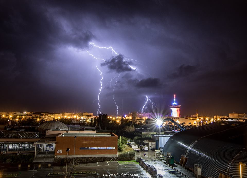 Foudre sur Palavas Les Flots lors des orages du 8 Janviers 2018 - 08/01/2018 00:00 - Gwenael Hagen