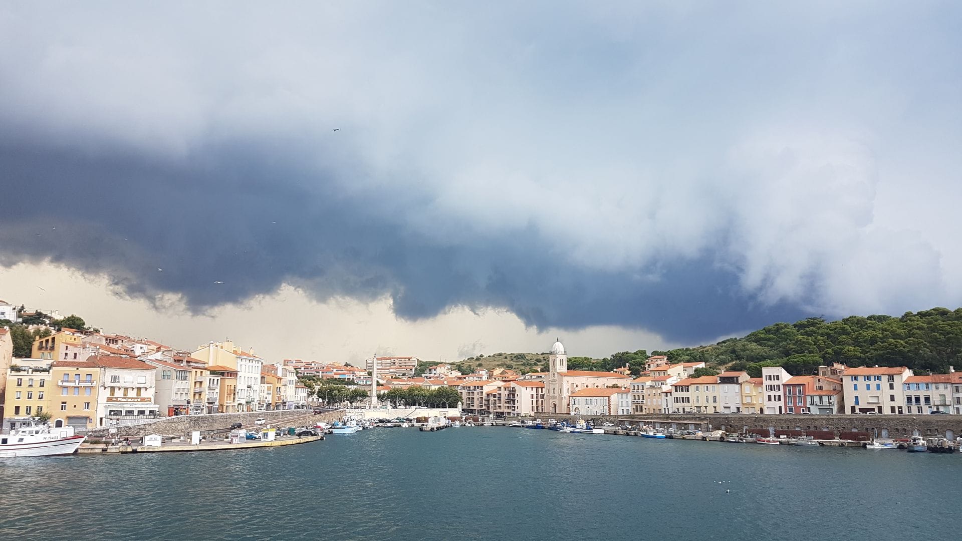 Photo de Port VENDRES  (66) de l'orage supercellulaire qui s'est abattu sur les PO. - 10/07/2017 16:00 - Mickael HERNANDEZ