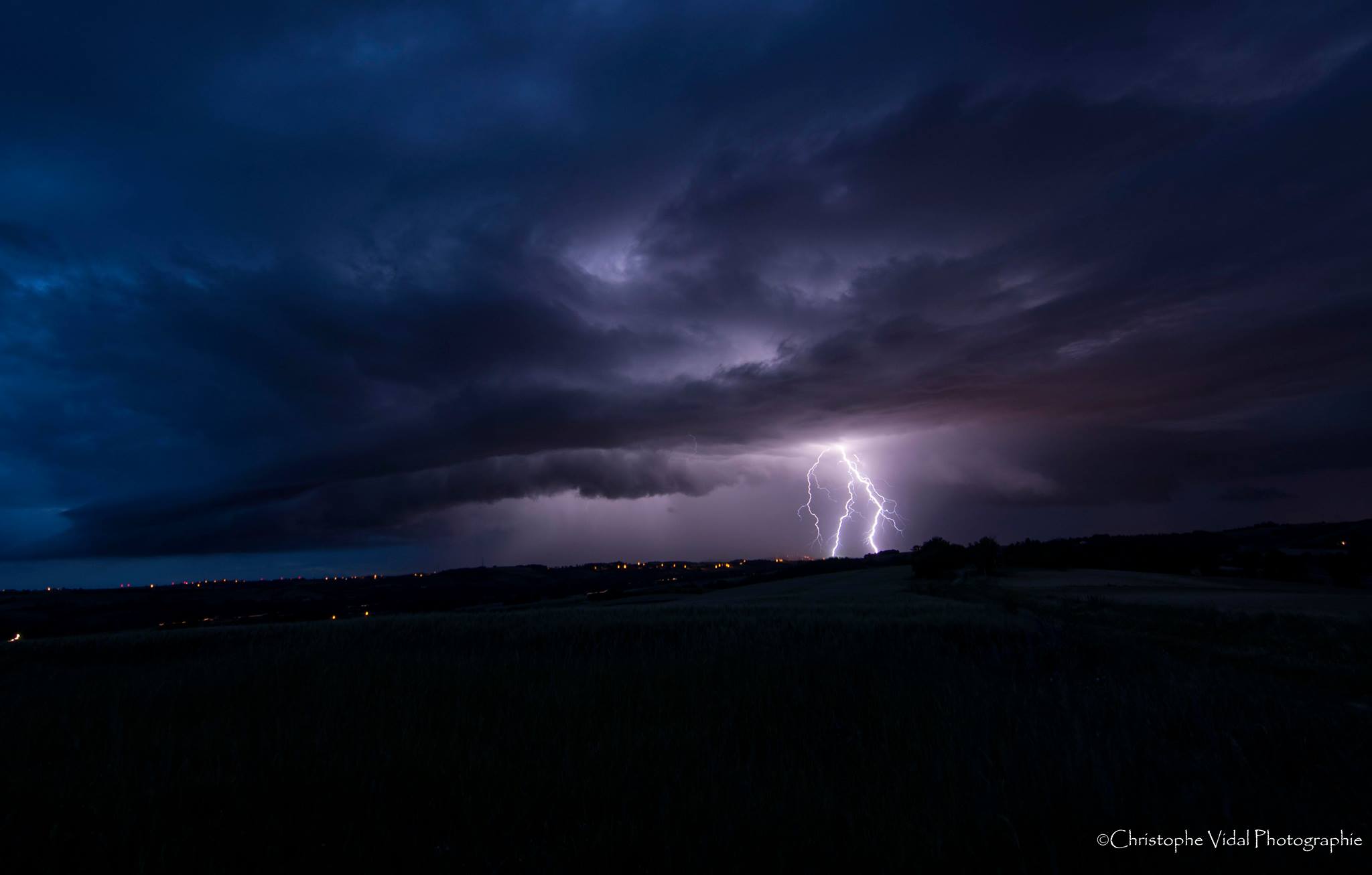 Foudre dans le Lauragais au passage d'orages bien actifs. - 11/05/2017 22:00 - Christophe VIDAL