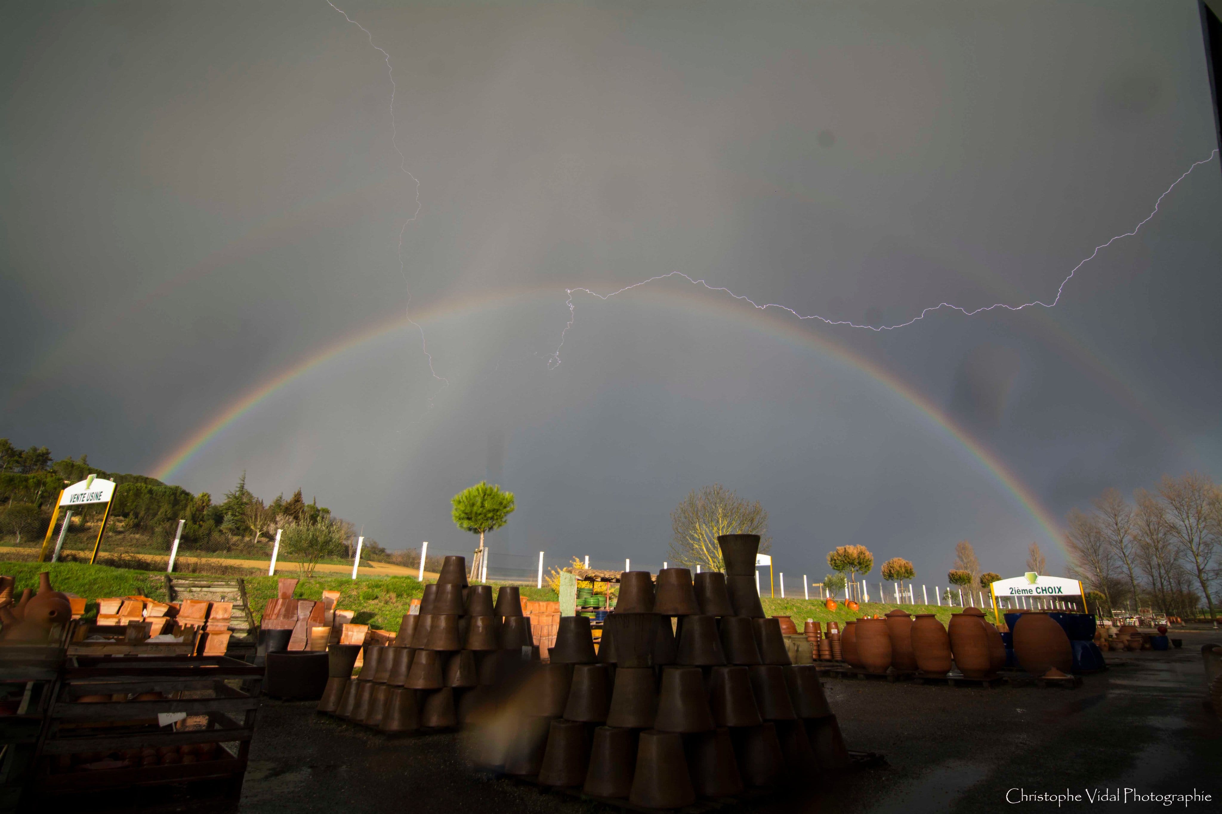 Éclair et double arc en ciel depuis mon boulot à Montferrand - 11/03/2018 17:50 - Christophe vidal