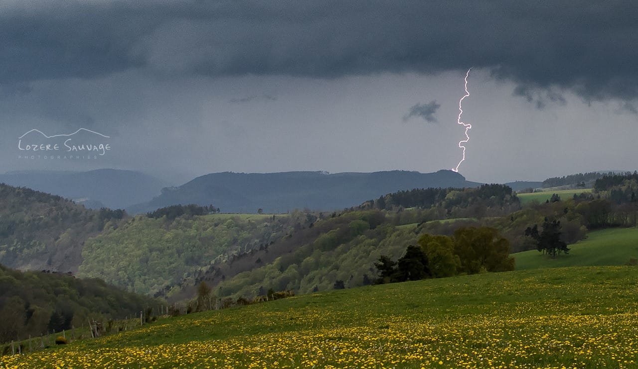 Orage en Lozère dans l'après-midi entre 12h et 14h. - 12/05/2017 13:00 - Benoit COLLOMB