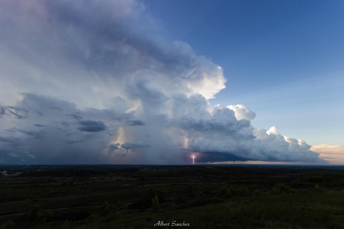 Orage vu depuis l'Hérault en matinée. - 16/09/2016 11:00 - Albert SANCHEZ