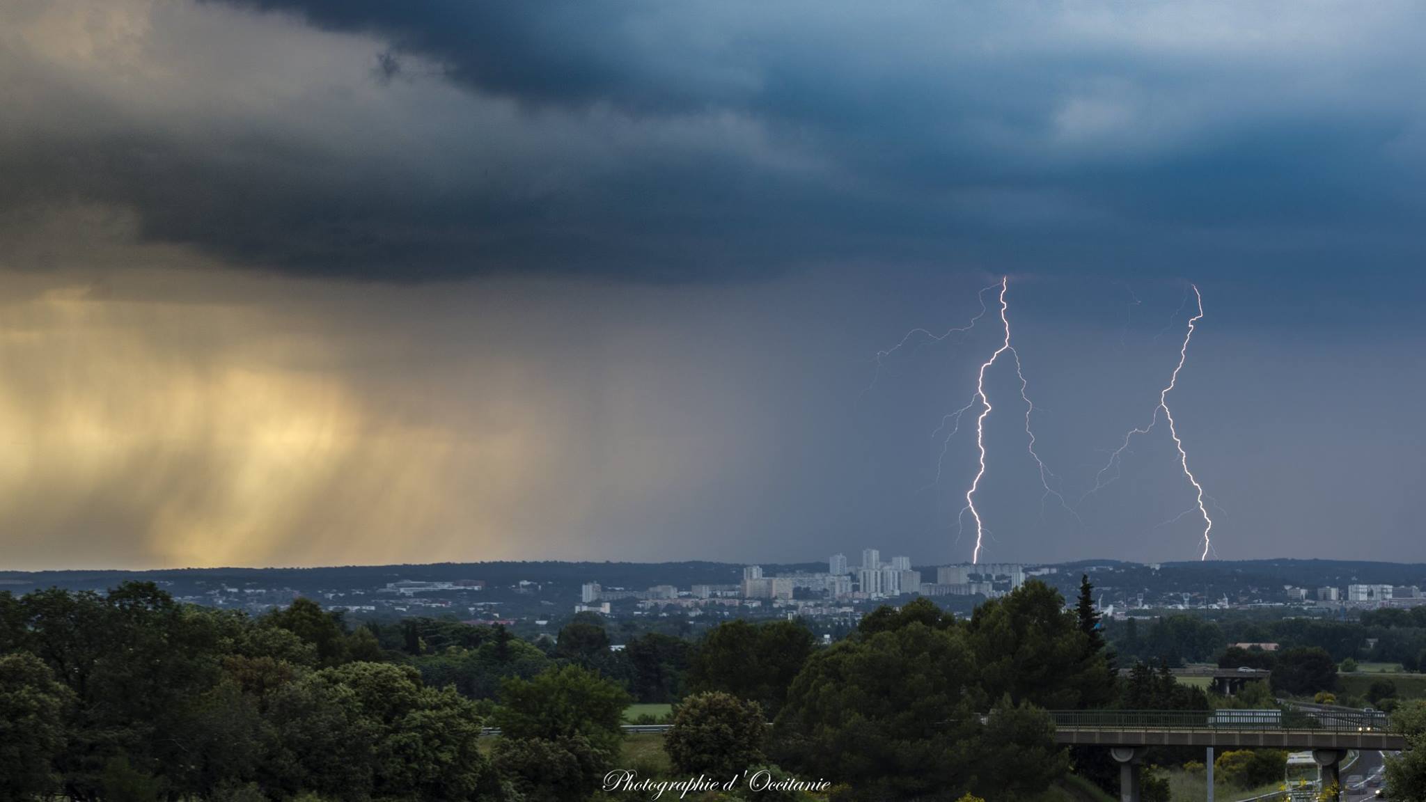 Orage dans les plaines Gardoise - 20/05/2018 18:00 - Photographie d'Occitanie