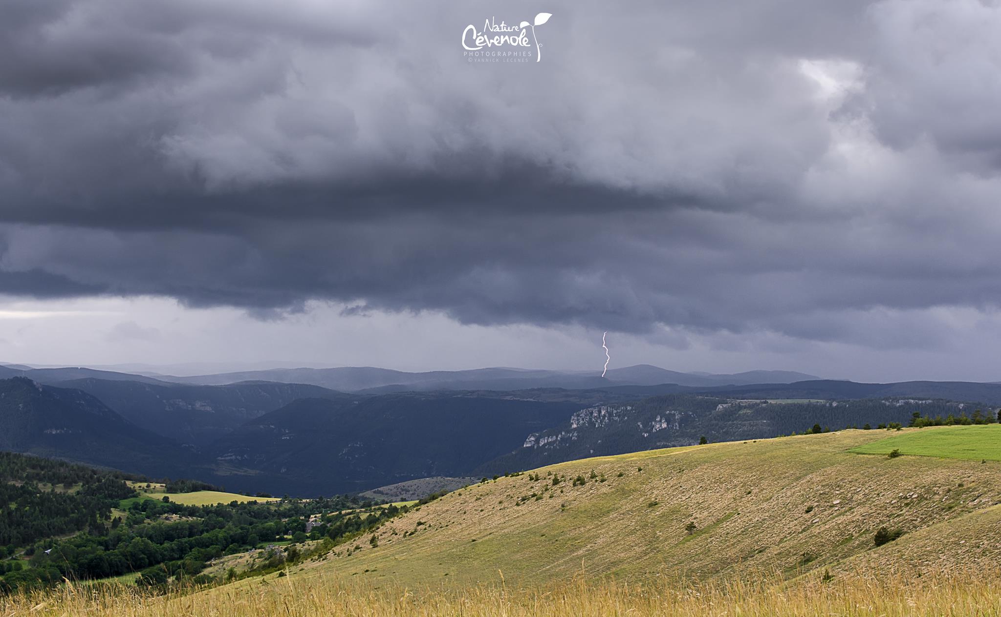 Coup de foudre sur la Lozère. - 28/06/2017 19:00 - Yannick LECENES