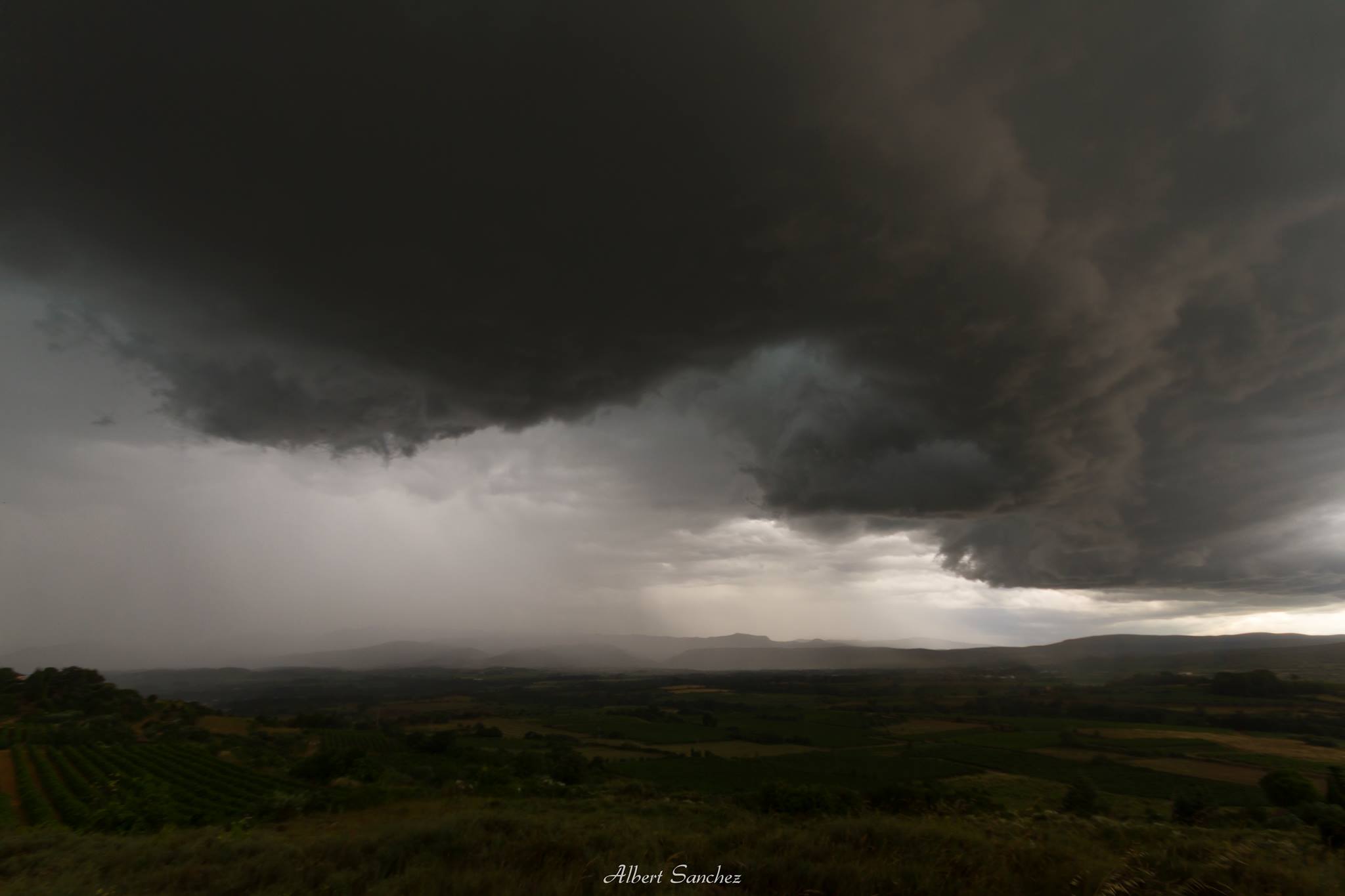 Orage photographié à Gignac (34) lors du passage de la ligne en début de soirée. - 28/06/2017 19:00 - Albert SANCHEZ