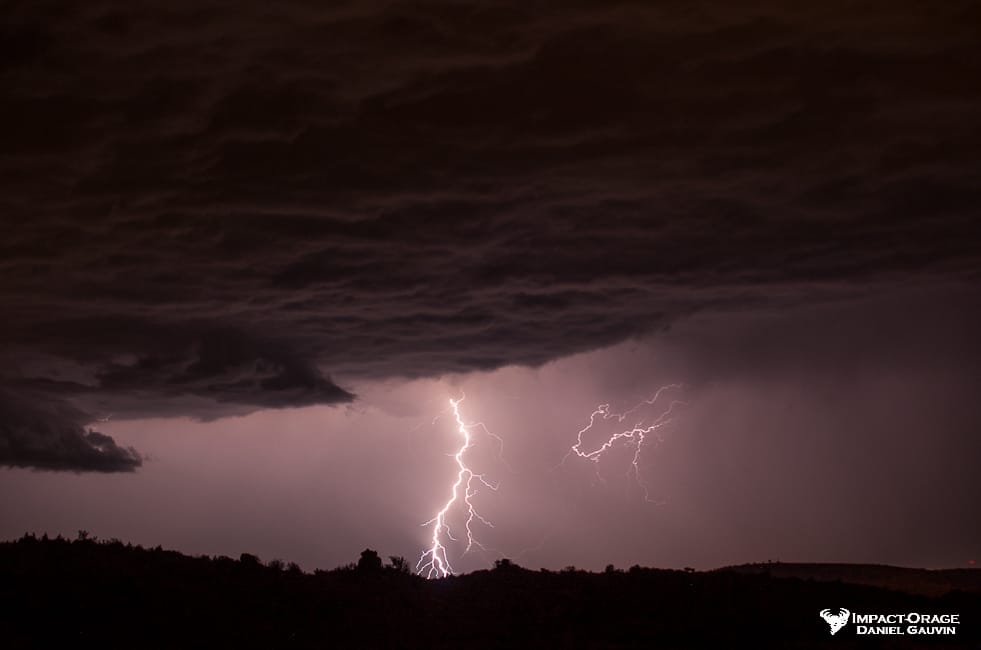 Orage à Millau dans la nuit du 30 au 31 juillet 2016. - 31/07/2016 04:00 - Daniel GAUVIN