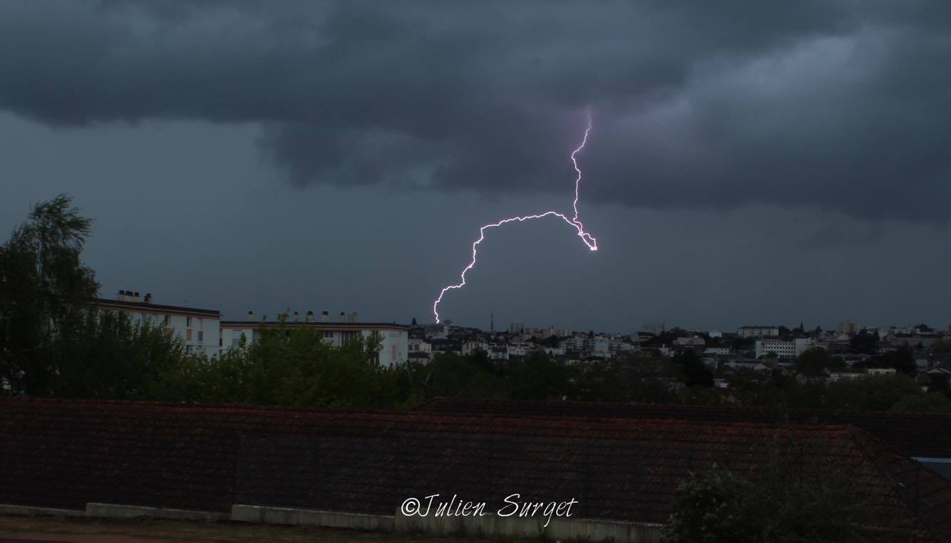 Chute de foudre sur Limoges (87). - 30/04/2017 16:00 - Julien SURGET