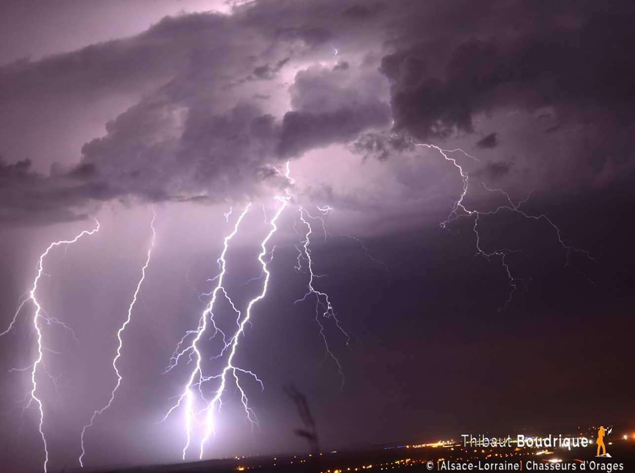 Impact sous un orage lorrain depuis Pont-à-Mousson (54) - 06/07/2017 22:00 - Thibaut BOUDRIQUE