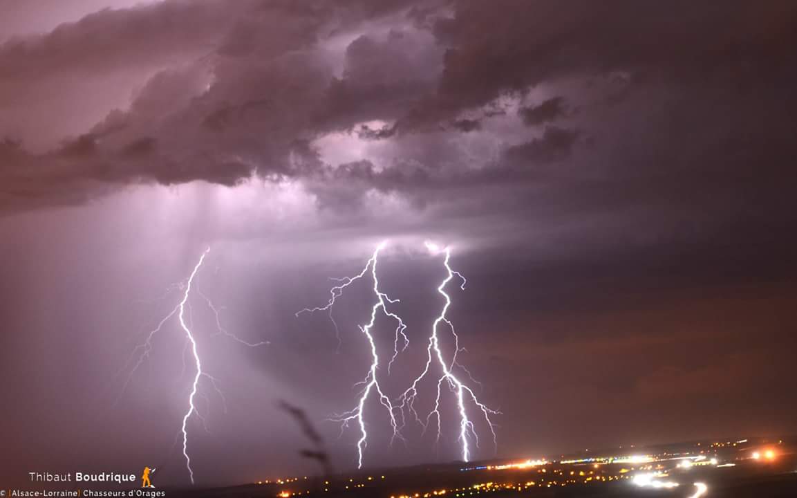 Impact sous un orage lorrain depuis Pont-à-Mousson (54) - 06/07/2017 22:00 - Thibaut BOUDRIQUE