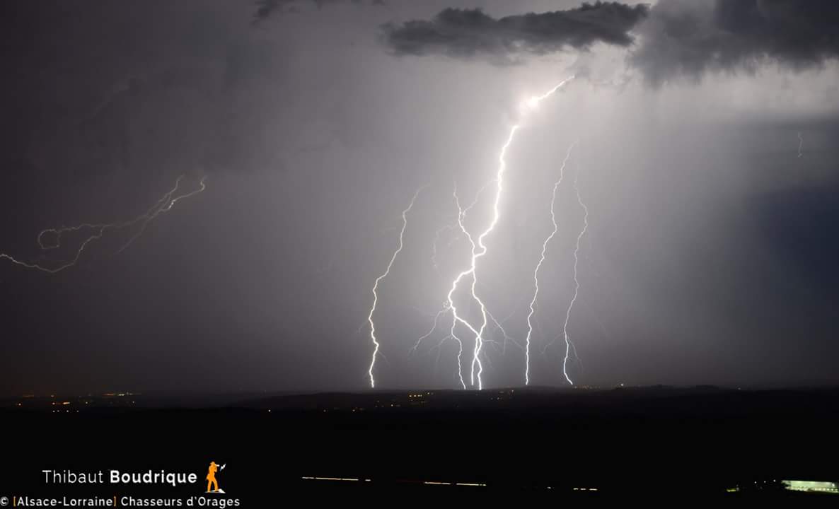 Impact sous un orage lorrain depuis Pont-à-Mousson (54) - 06/07/2017 22:00 - Thibaut BOUDRIQUE