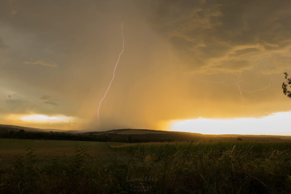 Orage en centre Meuse après une journée caniculaire. - 27/08/2016 22:00 - Vincent QUENNOUELLE