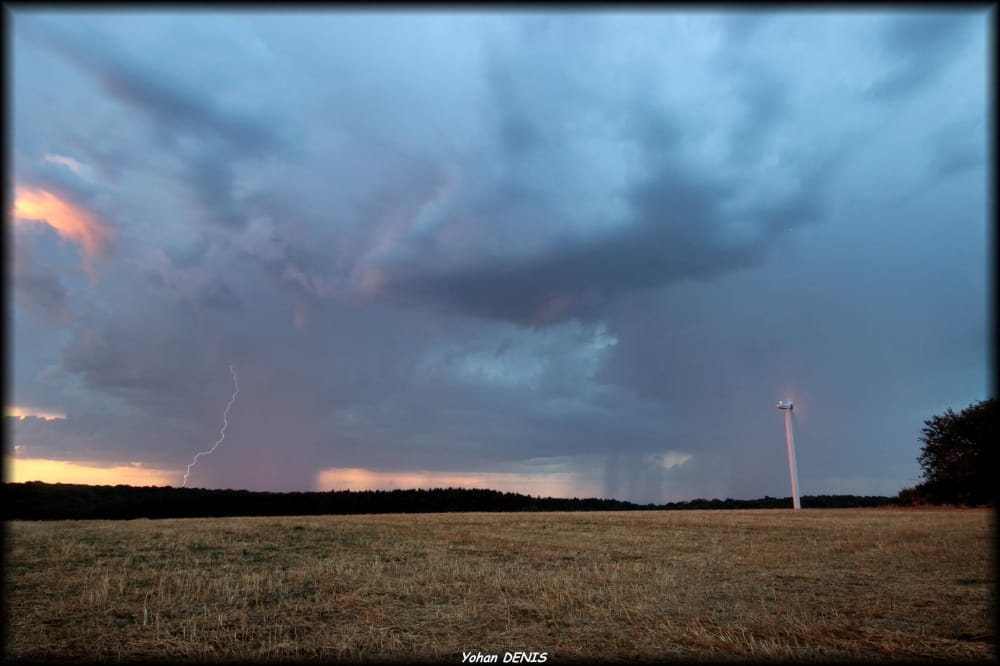 Orage photographié depuis le parc éolien de Fillières (54) - 27/08/2016 22:00 - Yohan DENIS