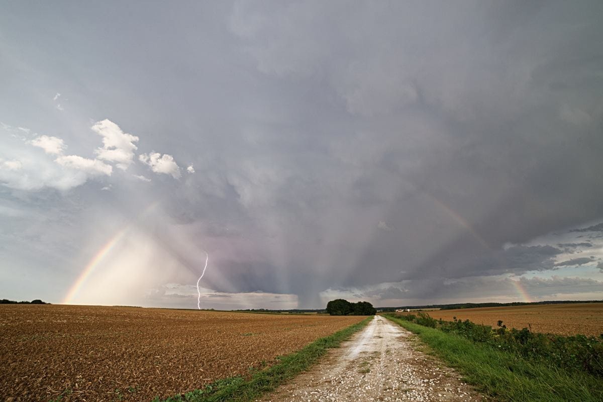 Belle ambiance hier soir entre Marne et Meuse, près de Givry en Argonne. - 27/08/2016 22:00 - Oitropdrhum Hyb