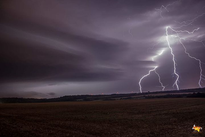 Orages supercellulaires dans le Pays-haut près de Metz - 31/07/2017 23:00 - Simon Klein