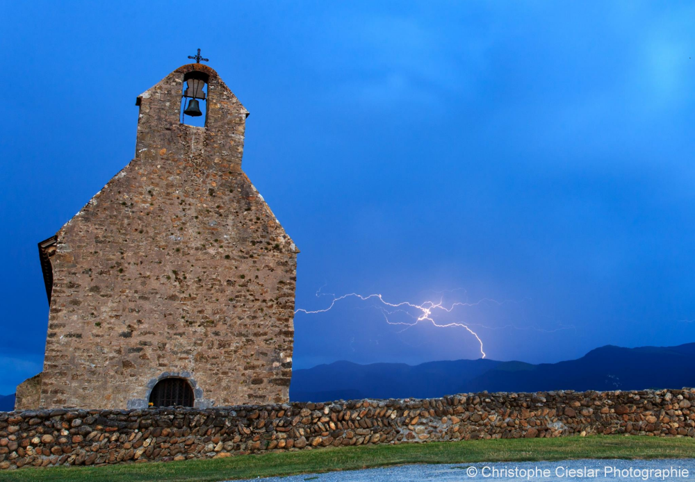 Orage à la Chapelle-de-Roumé (65) en soirée. - 16/08/2016 00:00 - Christophe CIESLAR