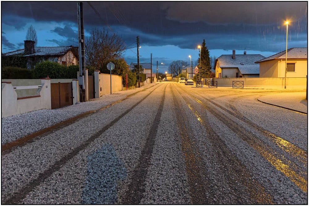 Chutes de grêle dans la région de Tarbes en soirée. - 23/03/2017 20:00 - Ray CABILAT