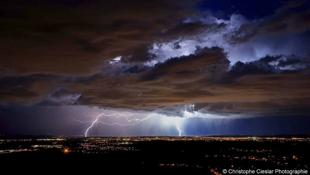Orage dans les Hautes-Pyrénées en soirée. - 23/03/2017 20:00 - Christophe CIESLAR