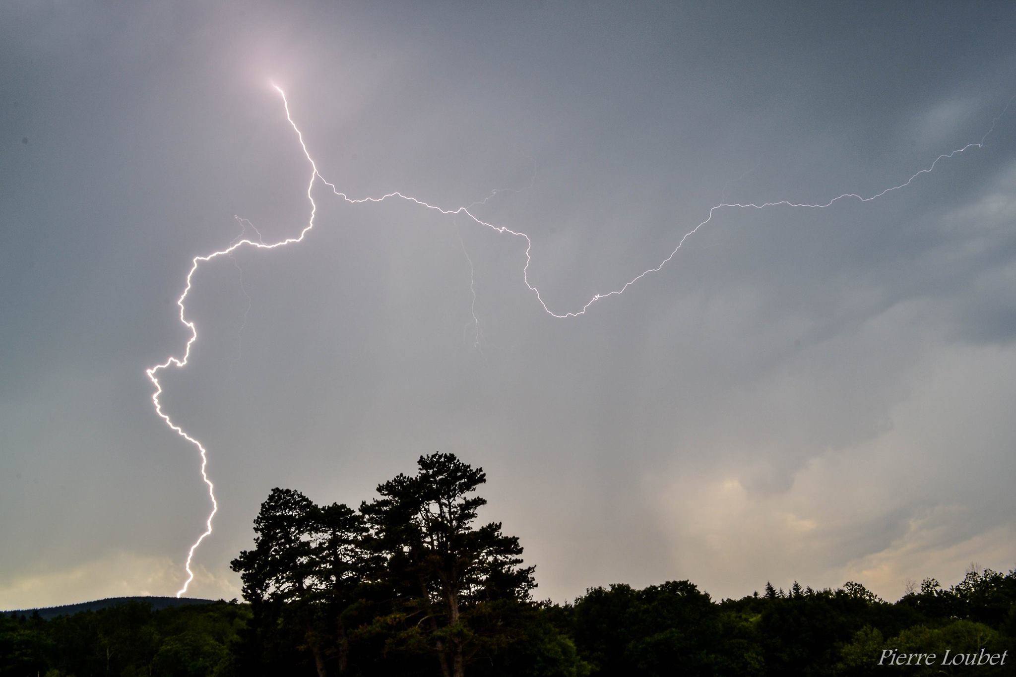 Impact samedi soir qui tombe sur la Montagne Noire prise depuis Labastide-Rouairoux - 30/07/2016 22:00 - Pierre Loubet