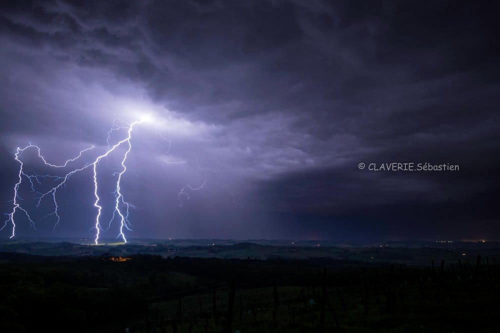 Triple impact de foudre dans leval d'Adour (Hautes-Pyrénées). - 31/03/2017 21:00 - Sébastien CLAVERIE