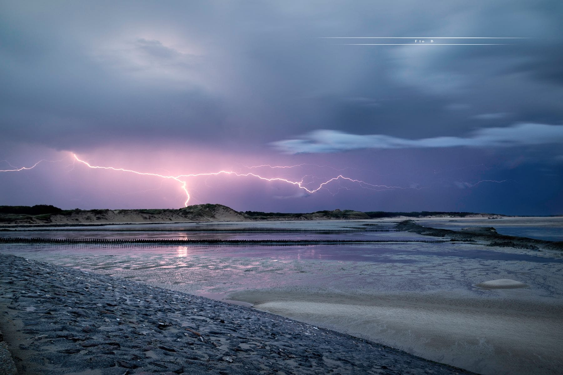 Eclair dans le Pas-de-Calais, à Berck-sur-Mer en Baie d'Authie vers 21h30. - 12/05/2017 21:00 - Flo BIGD