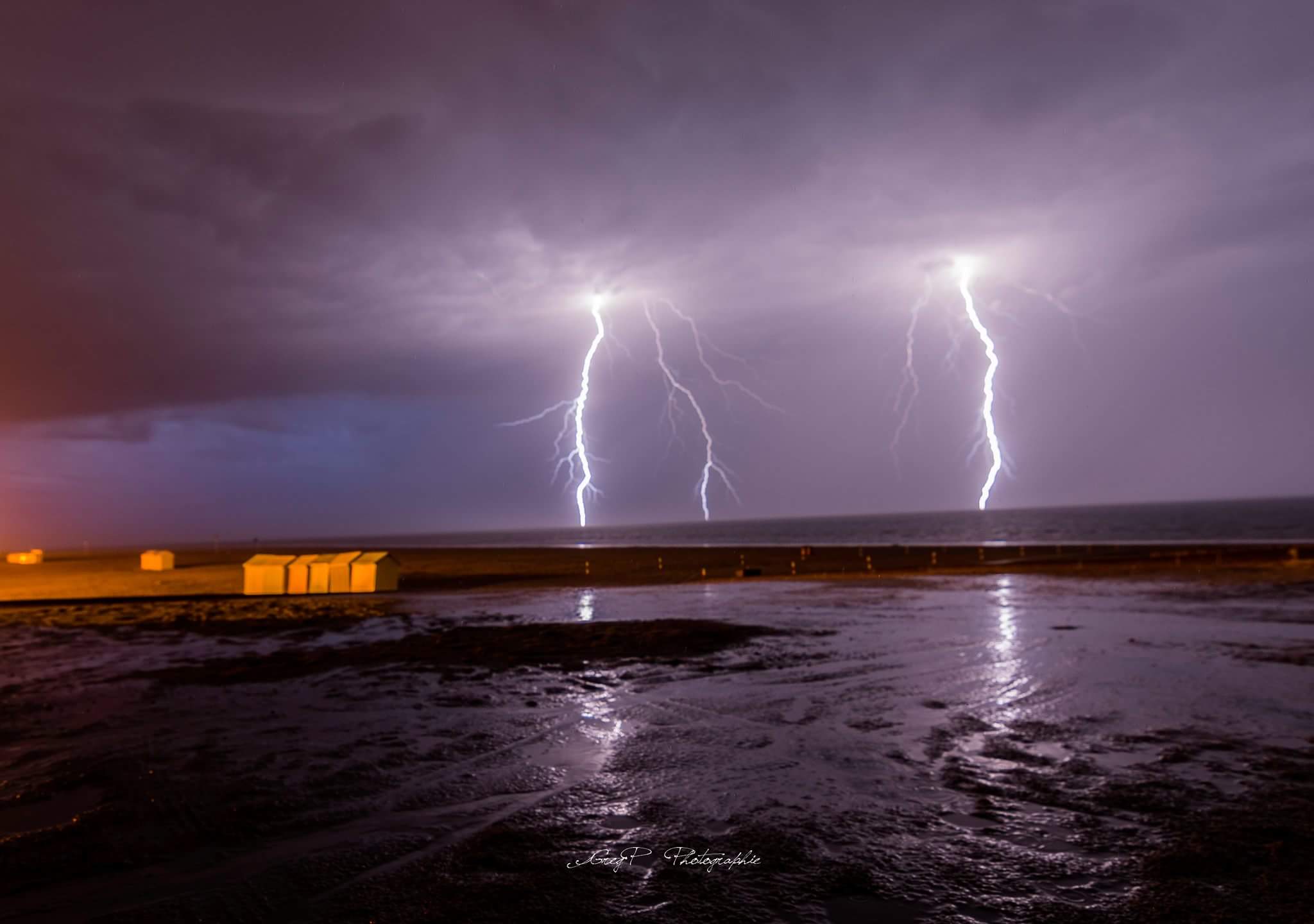 Triple impact ramifié au large de Berck sur Mer - 15/08/2017 05:40 - Gregory Perque