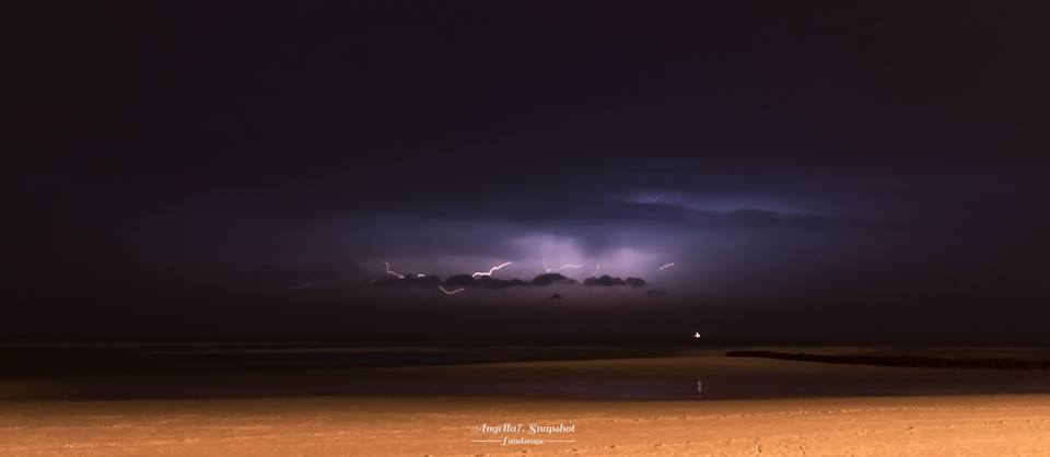 Un petit orage, au large de Berck-sur-Mer - 22/04/2018 00:00 - AngellaT. Snapshot