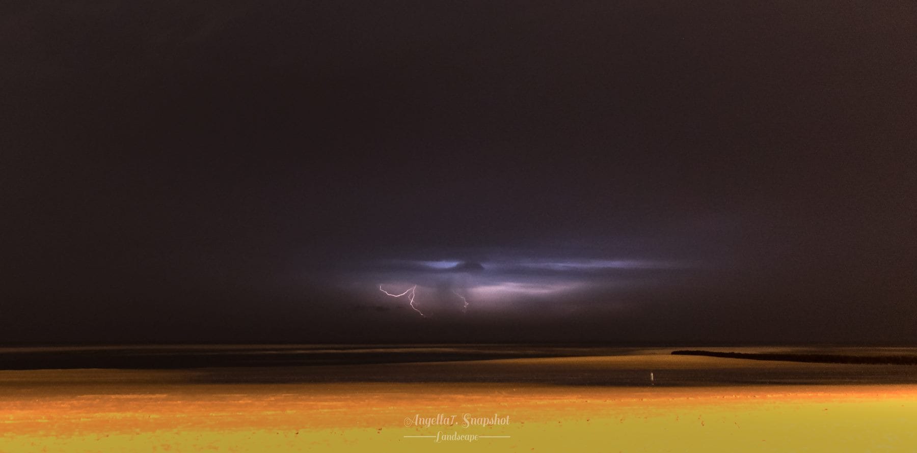 Un petit orage, au large de Berck-sur-Mer - 22/04/2018 00:00 - AngellaT. Snapshot