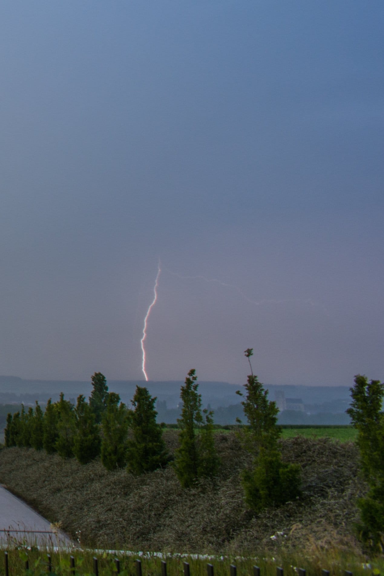 Orage du 23 Mai, depuis le Mémorial national australien de Villers-Bretonneux, à l'Est d'Amiens - 23/05/2018 19:00 - AD Photos