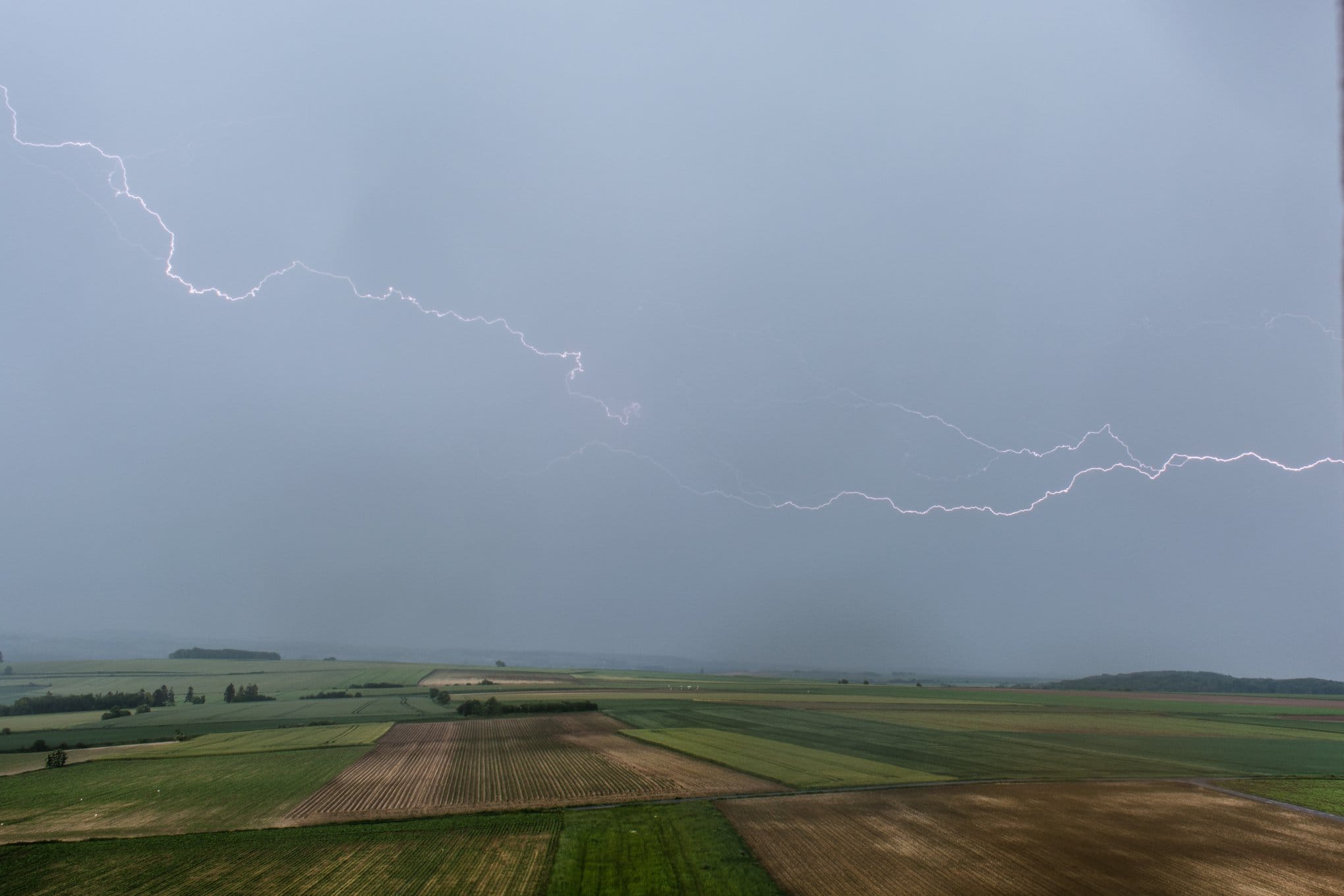 Pour finir comme les 2 derniers jours nous finissons au Mémorial national australien de Villers-Bretonneux, Pas de photo extraordinaire, donc une petite contribution des clichés où l'on peut apercevoir de la foudre..... - 24/05/2018 18:00 - AD Photos