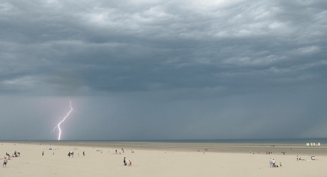 Foudre en mer dans le Pas-de-Calais. - 27/05/2017 10:08 - jean-marc pourcelet