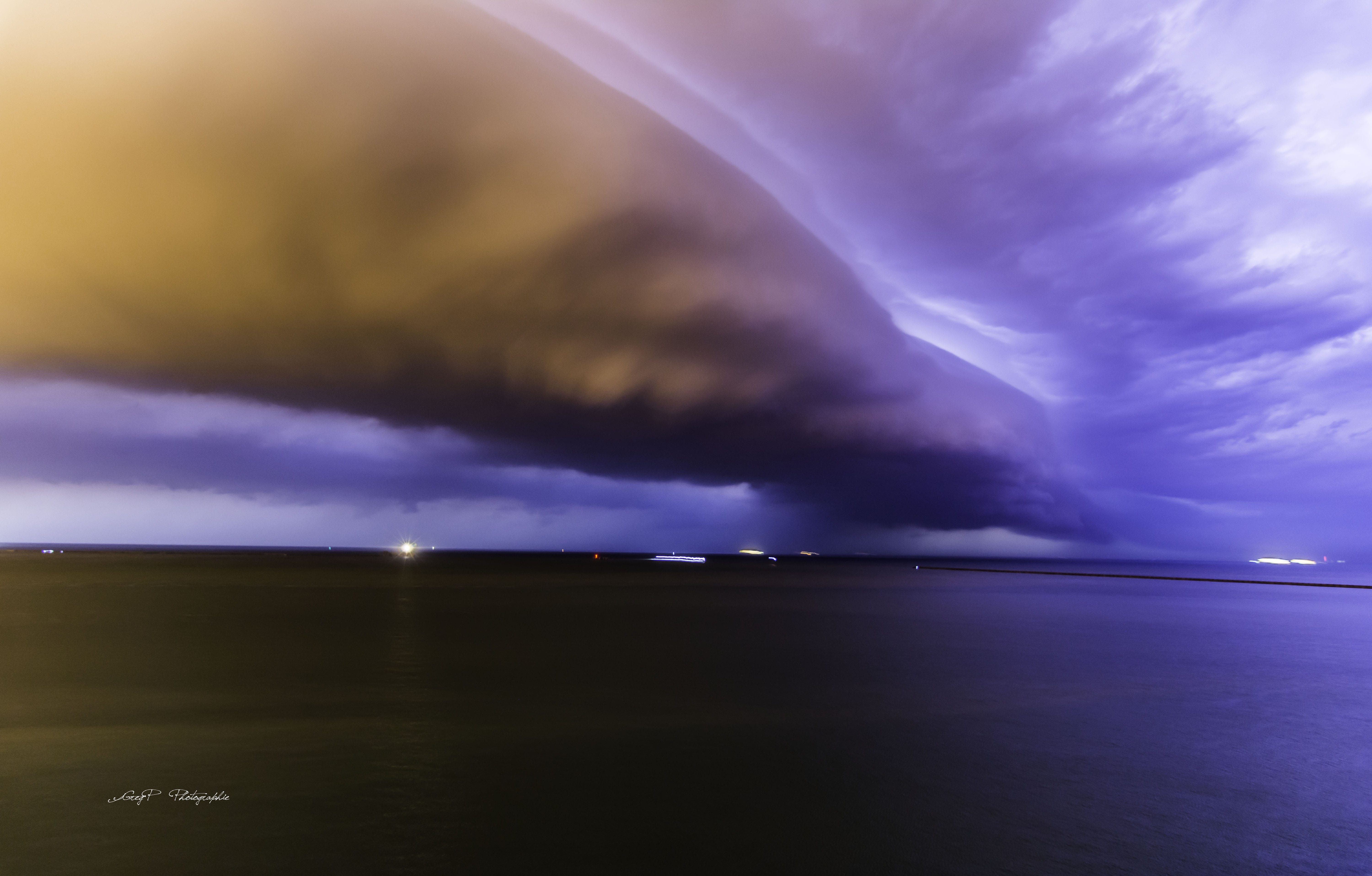 Arcus au large de Boulogne sur mer 
Greg P - 29/05/2017 02:17 - gregory perque