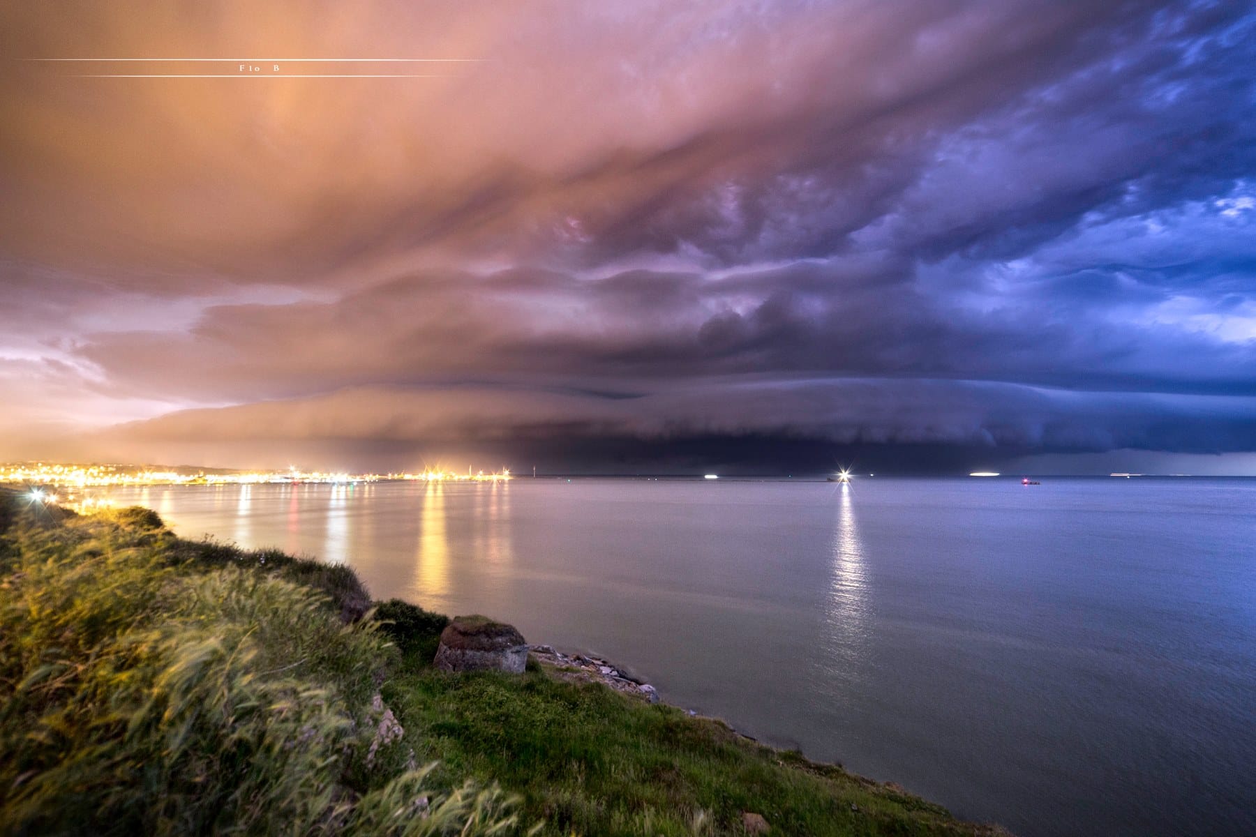 Multicellulaire u large et venant sur la ville de Boulogne-sur-Mer avec arcus multicouches. - 29/05/2017 03:00 - Flo BIGD