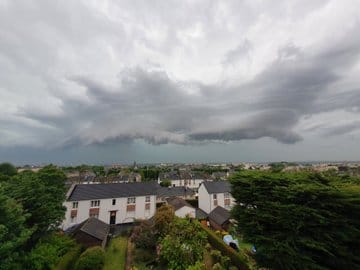 Superbe ambiance au dessus de Caen à l'arrivée des orages ! - 30/11/-0001 00:00 -  @jurneveles