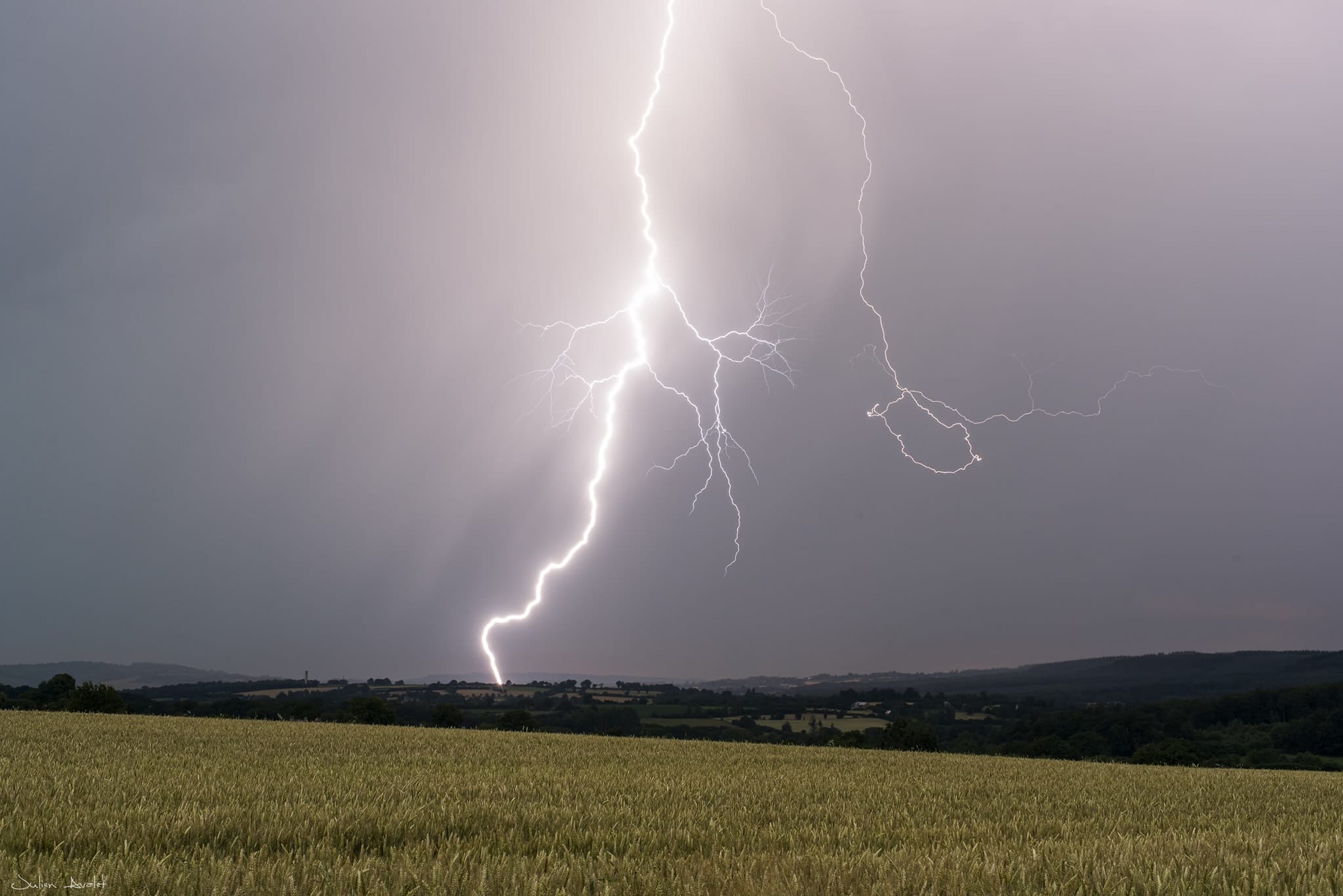 Une bien belle traque orageuse hier dans le département de l'orne, et en Eure-et-Loir. - 01/07/2018 17:00 - Julien Avalet photographies