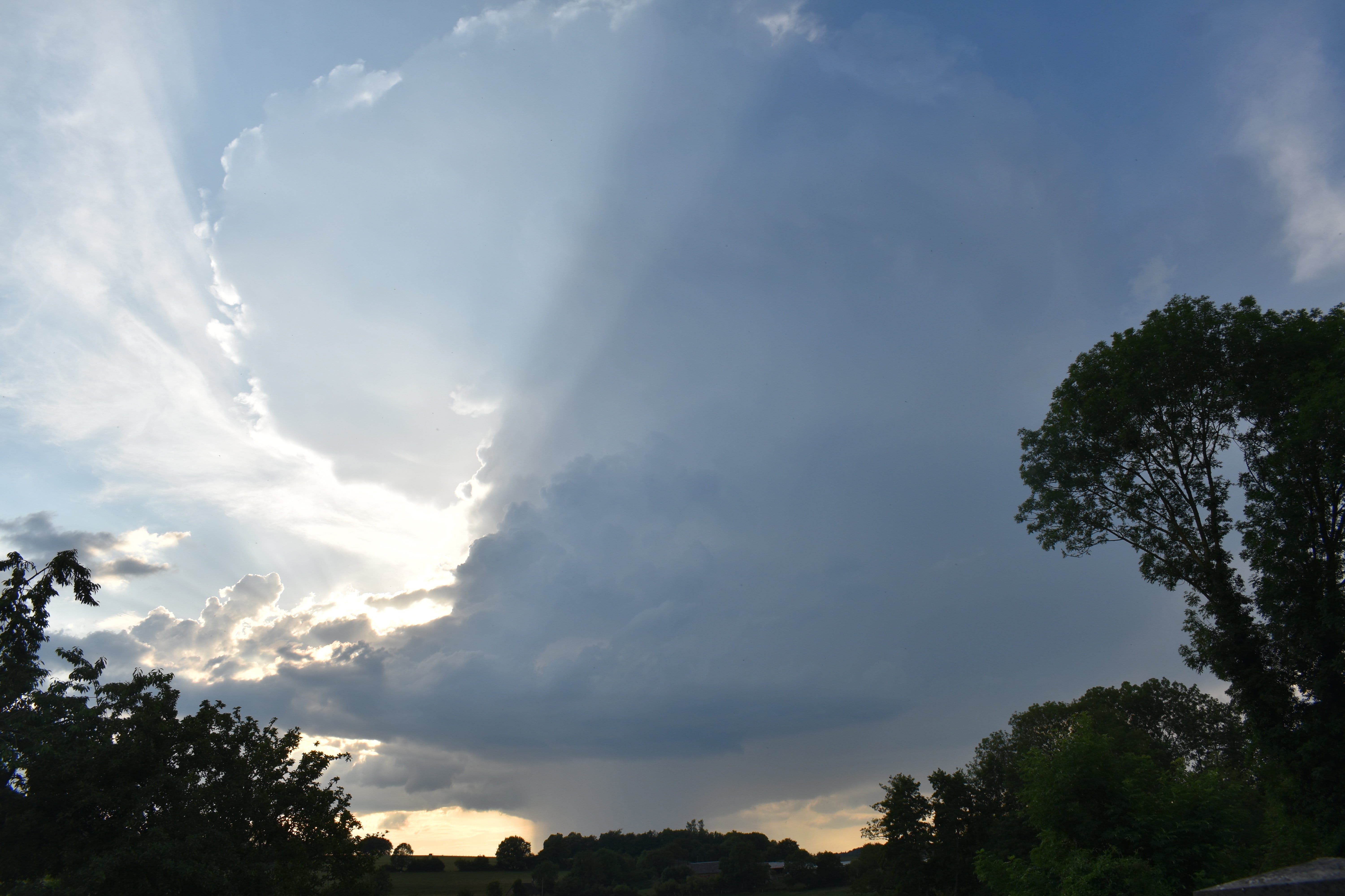 Bel orage en direction de trun - 25/06/2020 21:00 - François Voyer