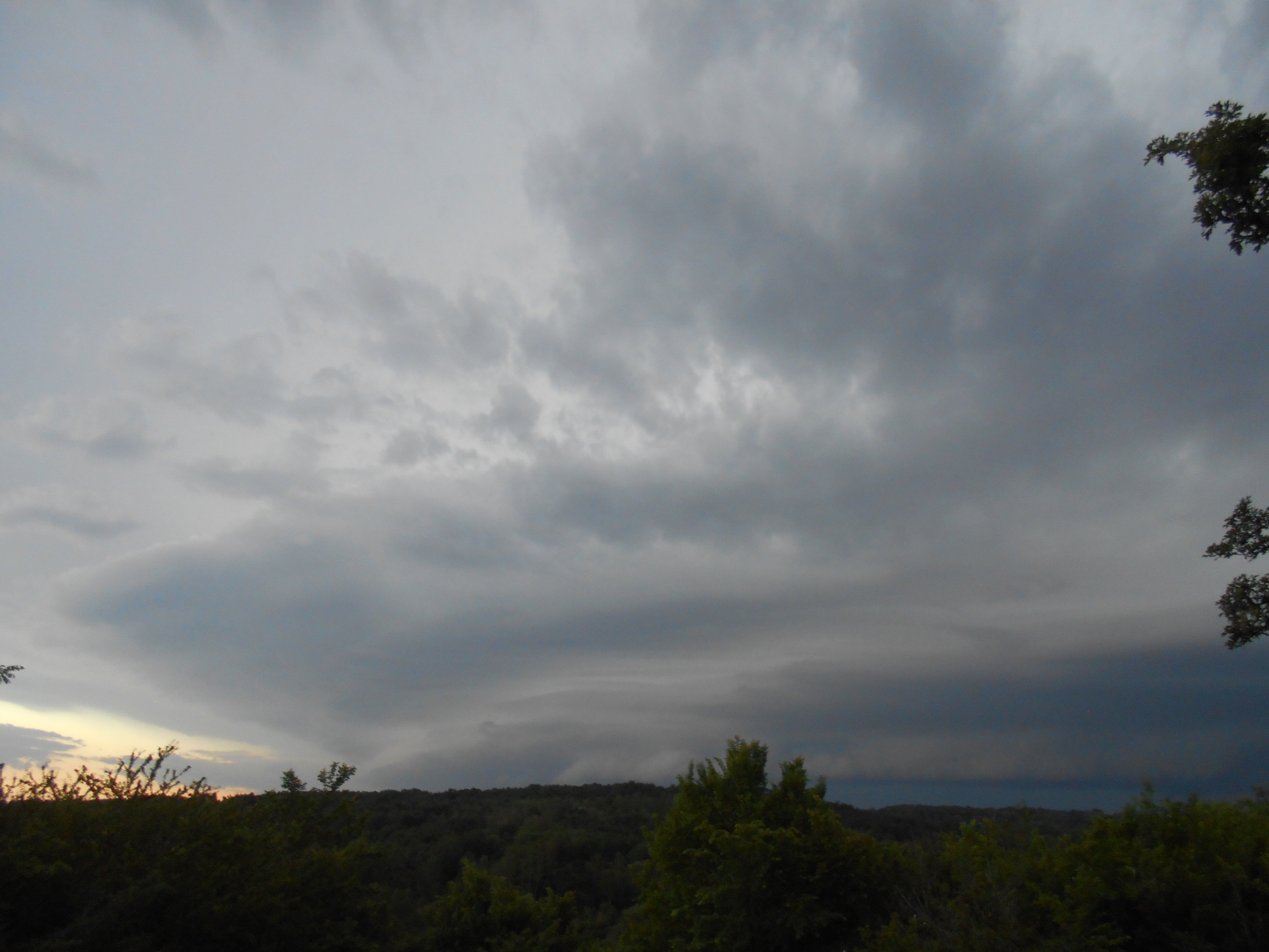 Supercellule sur le Sud-Gironde (secteur Bazas) - 09/05/2020 20:40 - Zacharie Jimenez