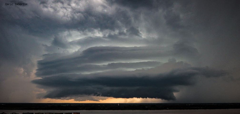 Magnifique supercellule près de Blaye - 09/05/2020 18:07 - Emric Imbertie