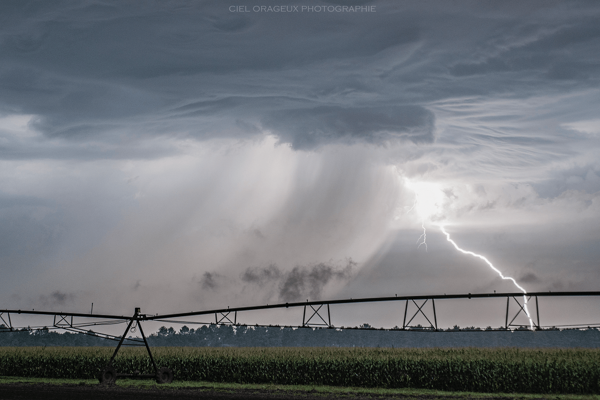 Impact positif sous un bel orage isolé à Saint-Médard-en-Jalles (33) - 10/08/2020 03:45 - Ciel Orageux Photographie