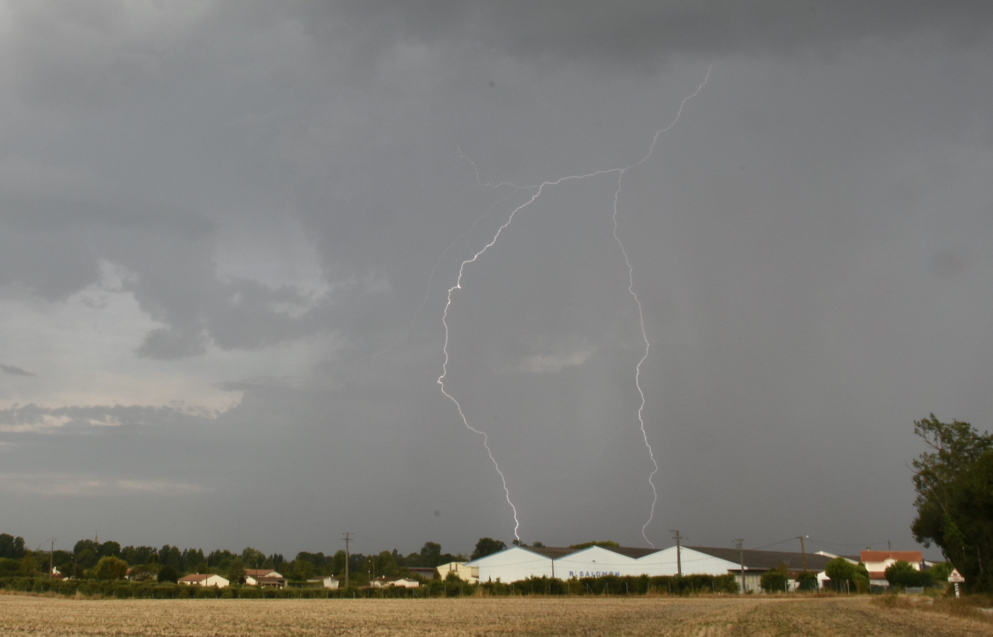 Orage sur Gensac la Pallue - 10/08/2020 09:30 - Franck BENOIT