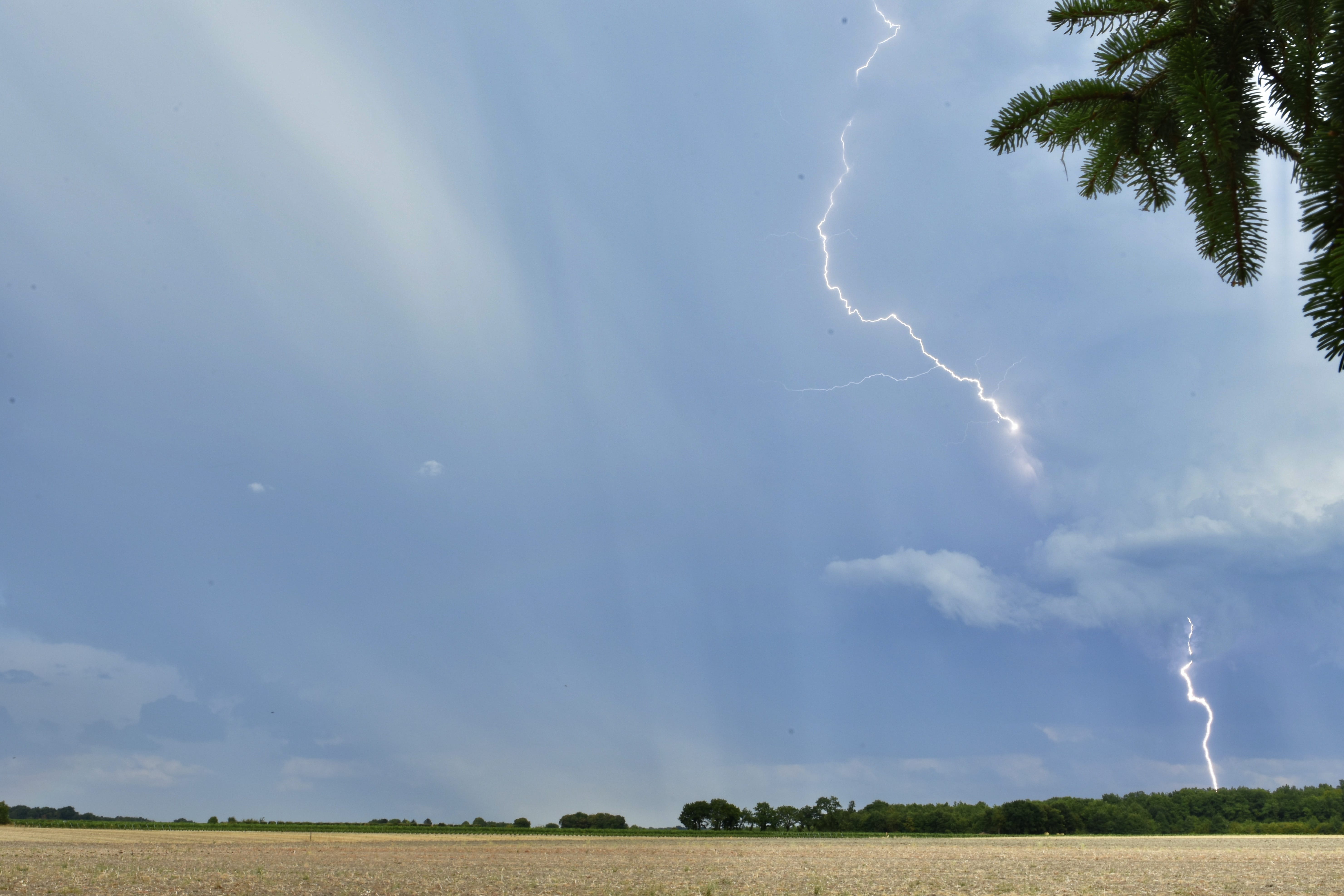 Orage sur Gensac la Pallue - 12/08/2020 18:11 - Franck BENOIT