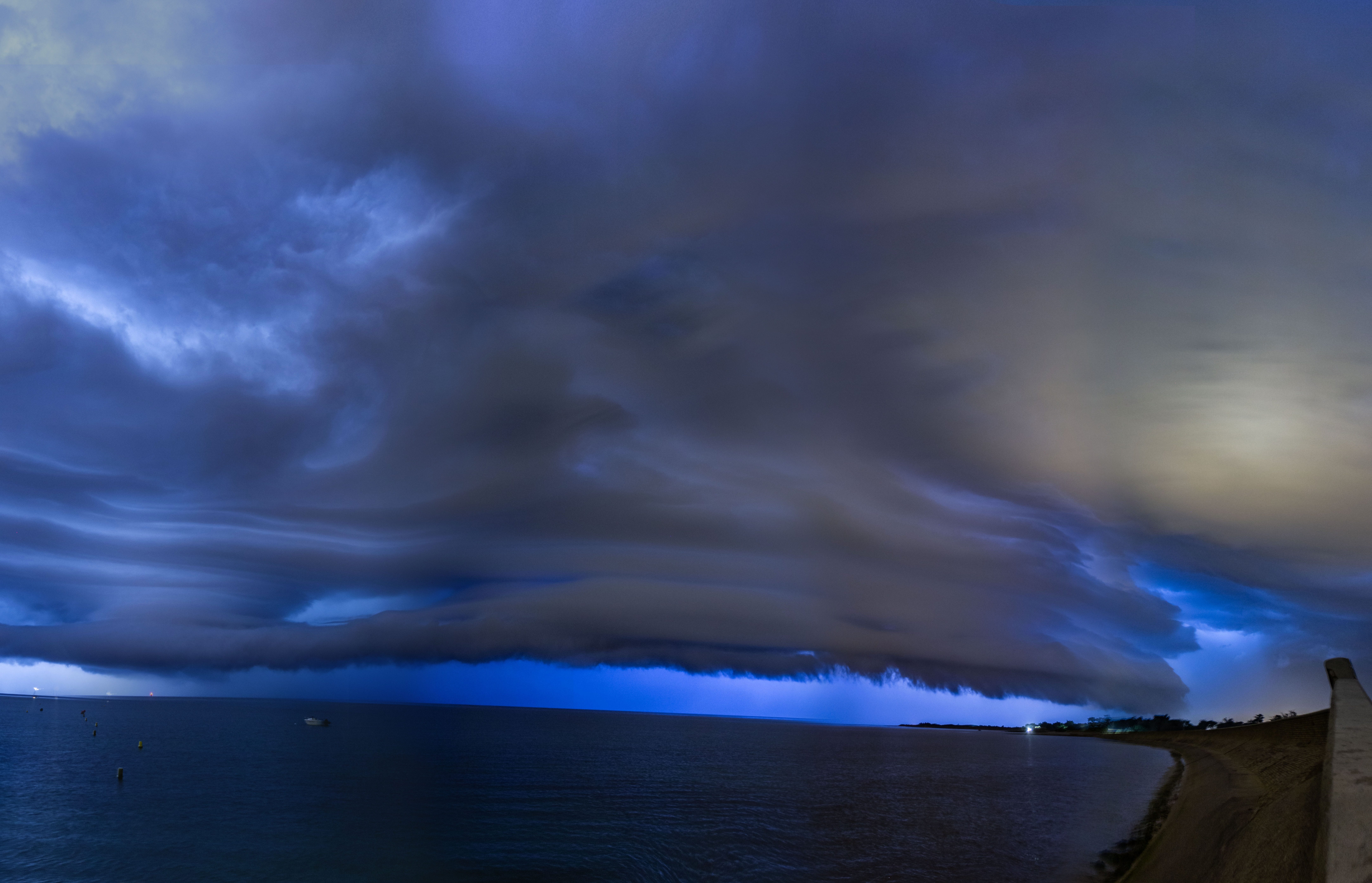 Orage du 13 août 2020 sur l'Île de Ré - 13/08/2020 00:30 - Gaël CONTAL Intothewaves