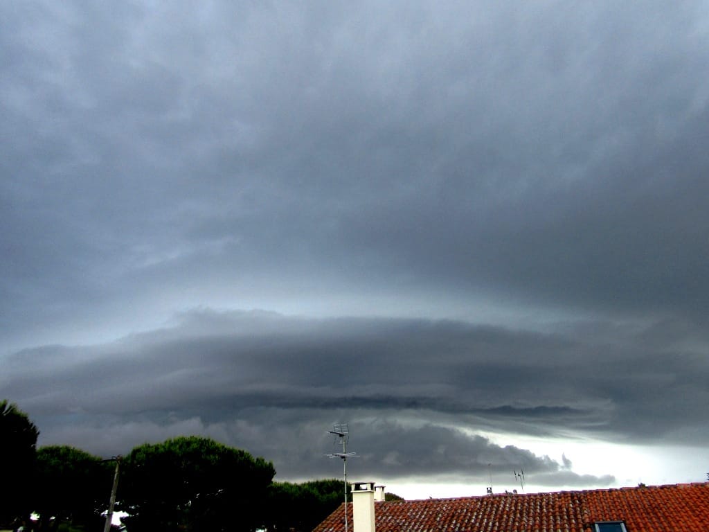 Seconde structure supercellulaire probable passant sur la sud du bassin d'Arcachon - 13/06/2019 20:40 - Mathieu TAILLADE